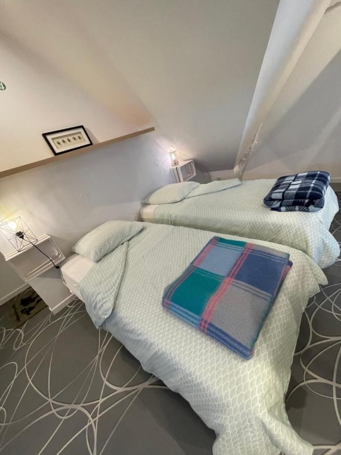 Duplex Apartamento Beaumont-sur-Sarthe Exterior foto